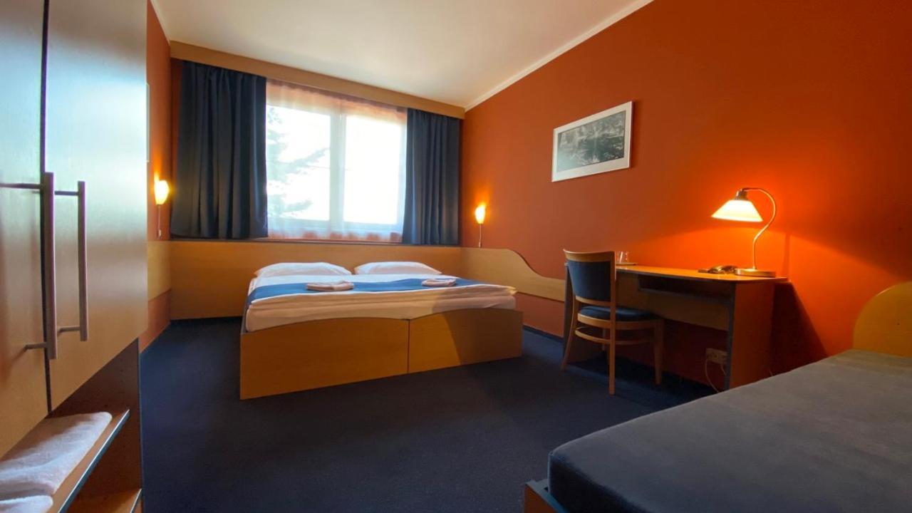 Hotel U Milina Exterior photo