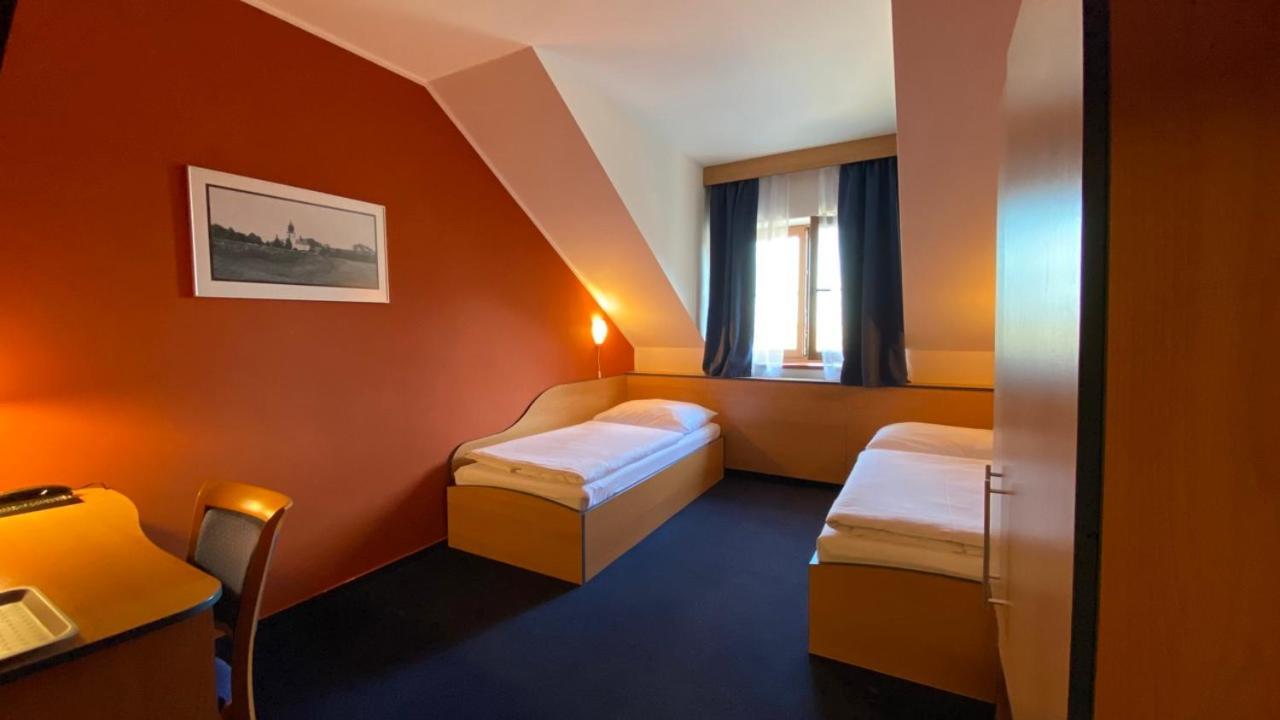 Hotel U Milina Exterior photo