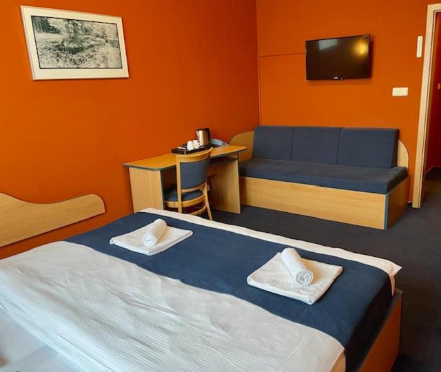 Hotel U Milina Exterior photo